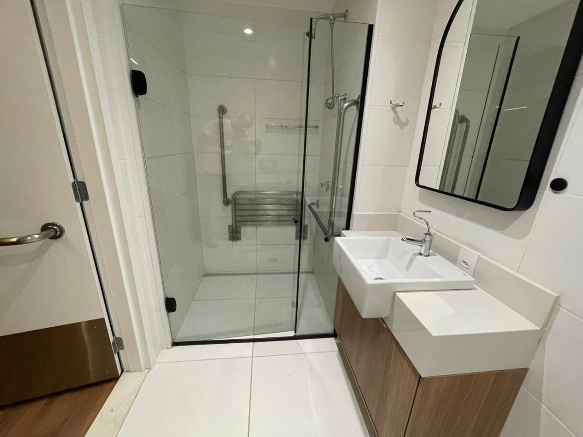 Apartamento Sky Poll 306 - Near Paulista Ave & Subways, Rooftop & Full Gym ! Short & Long Stay! São Paulo