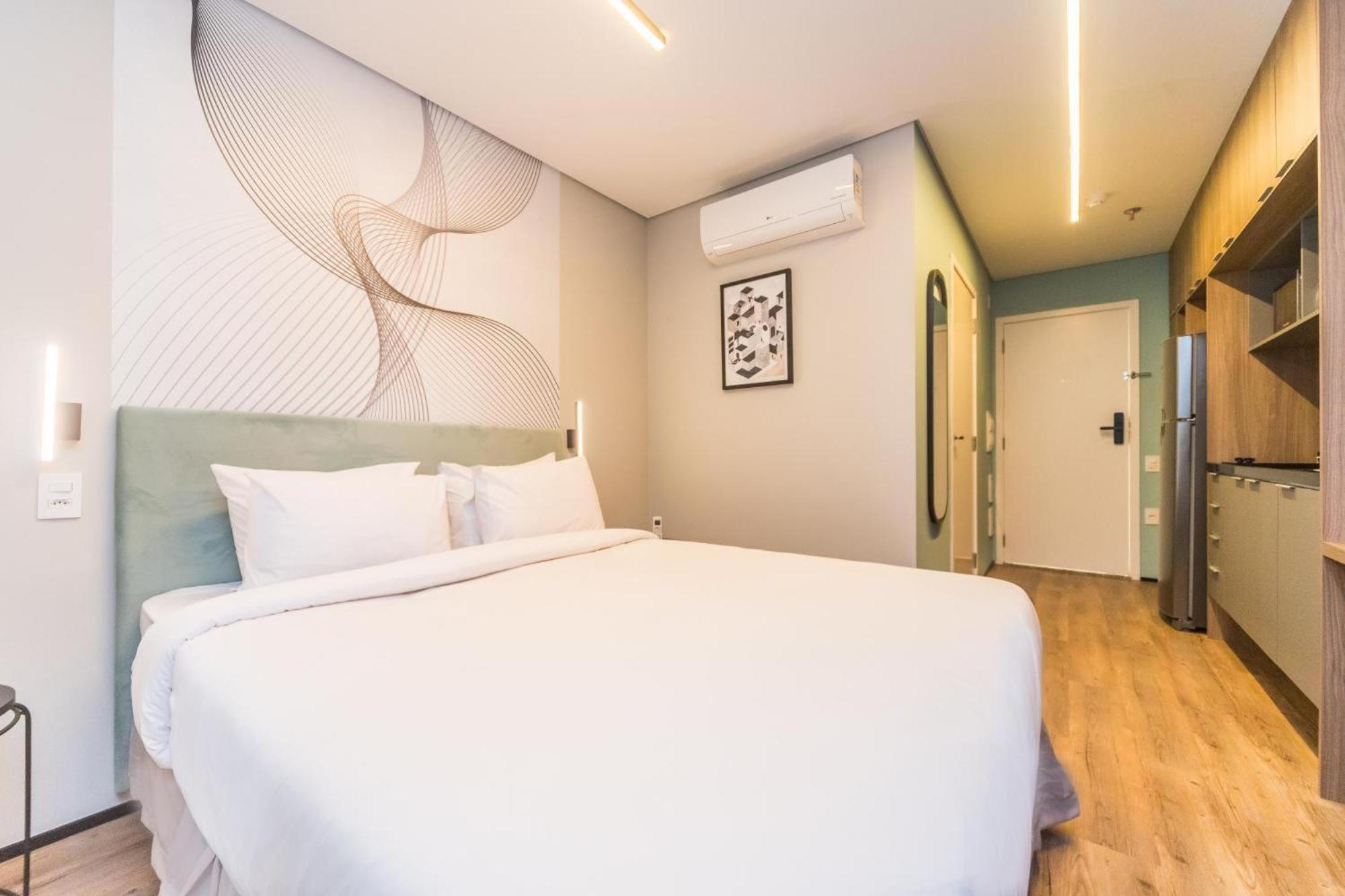 Apartamento Sky Poll 306 - Near Paulista Ave & Subways, Rooftop & Full Gym ! Short & Long Stay!
